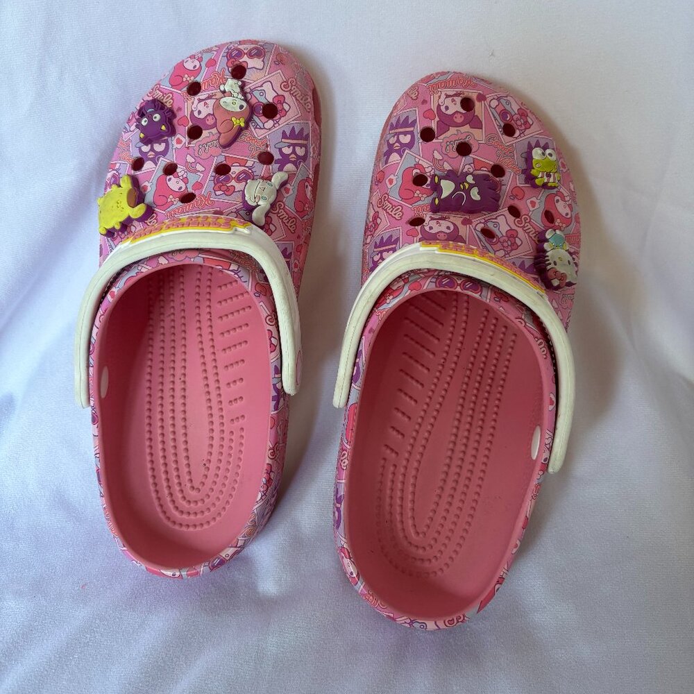 Crocs Unisex Classic Hello Kitty Clog, | Pink |  7 US Men | 8 US Women